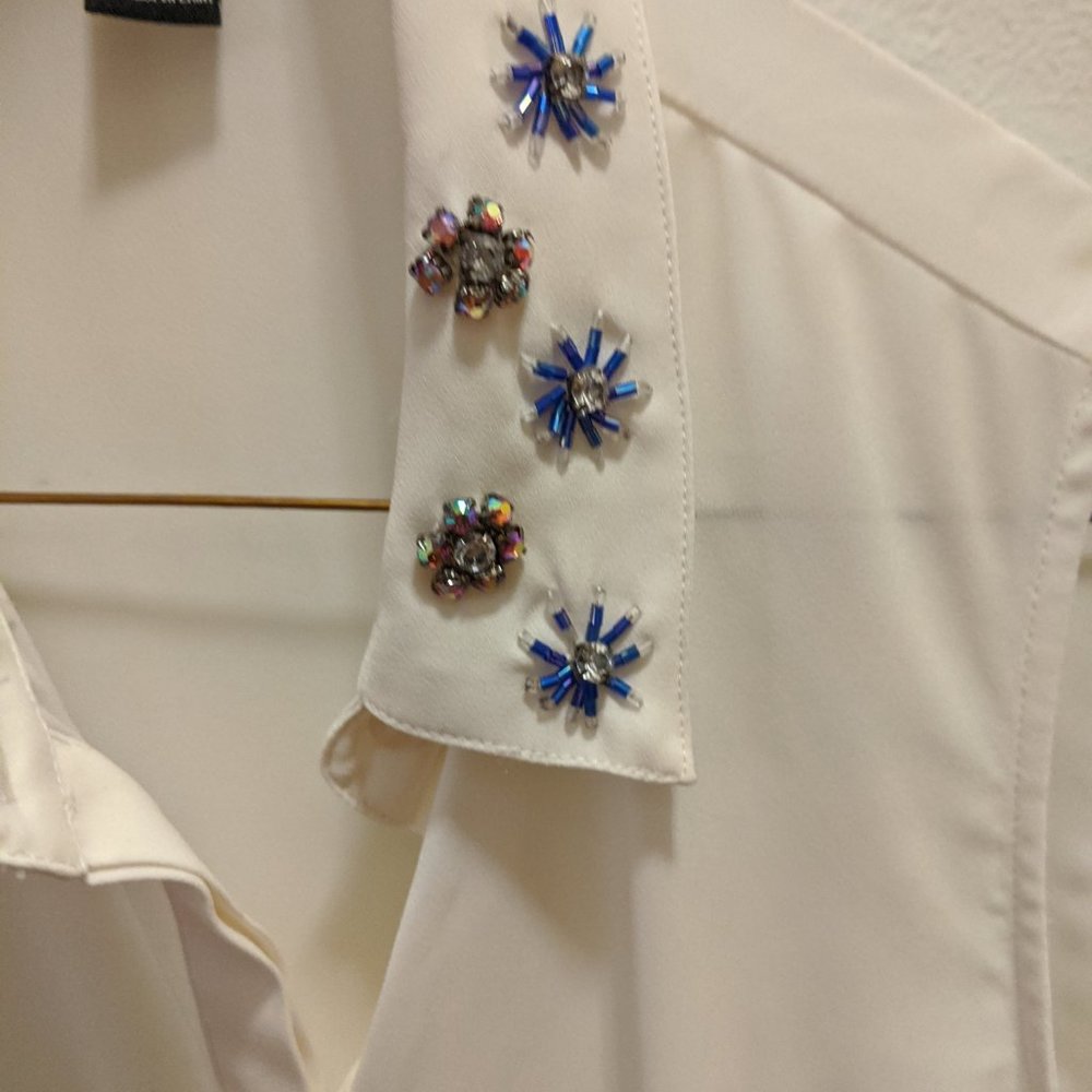 Beautiful Beaded blouse - Picture 2 of 2